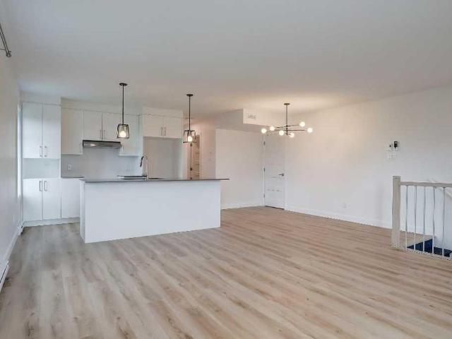 Apartment for rent in Memphrémagog, Quebec