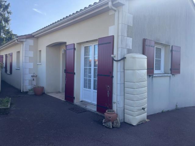 Maison vente à Bressuire, Pas-de-jeu