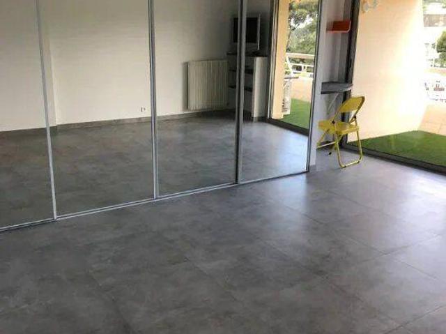Studio location à Les Paramideaux, Le Cannet