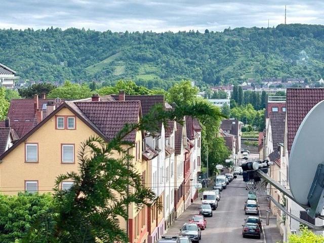 Dachgeschosswohnung kaufen in Stuttgart, Baden-Württemberg
