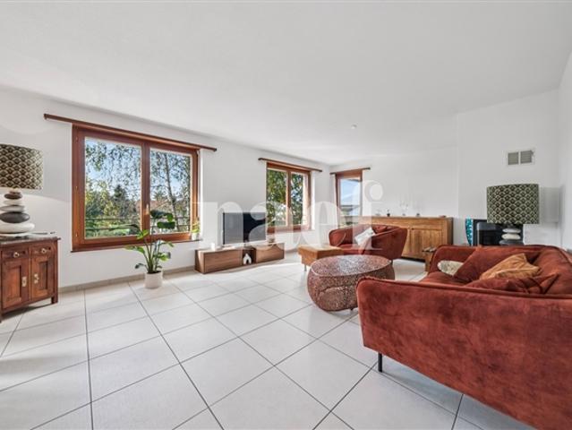 Wohnung kaufen in Gampelen, Bern