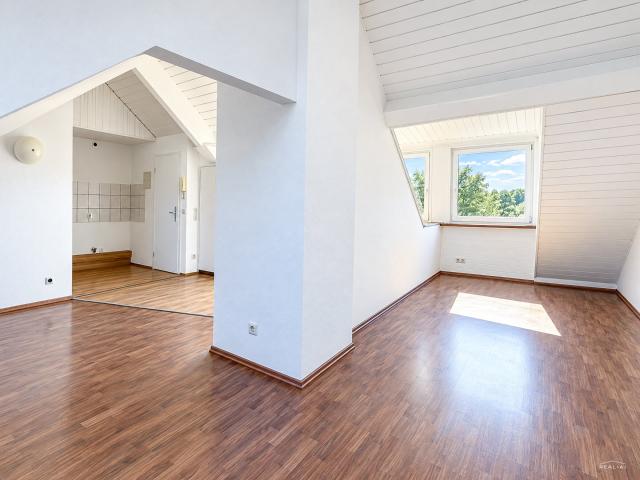 Dachgeschosswohnung kaufen in Cracau, Krefeld
