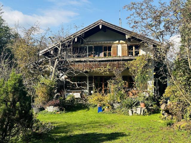 Dachgeschosswohnung kaufen in Kiefersfelden, Bayern