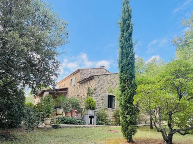 Maison vente à Apt, Murs