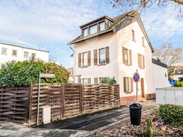 Villa kaufen in Oberdollendorf, Königswinter