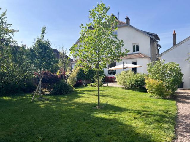 Maison vente à Charolles, La Chapelle-au-mans