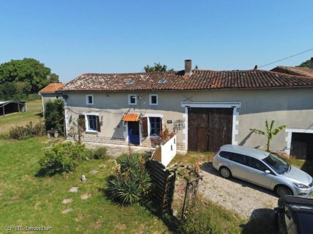 Maison vente à Confolens, Champagne-mouton