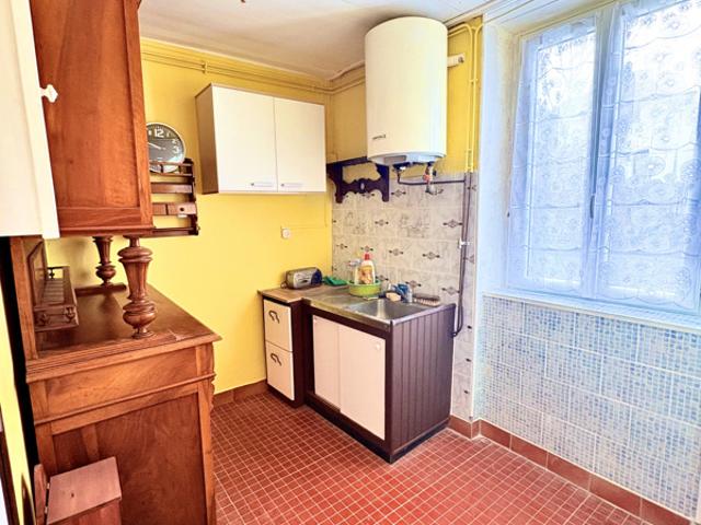 Maison vente à Thiers, Charnat