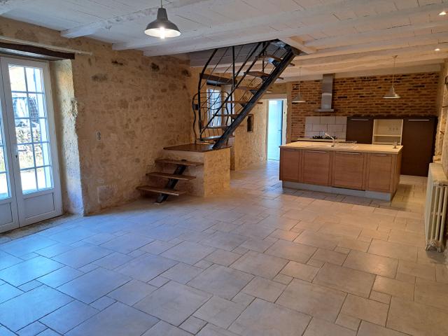 Maison location à Villeneuve-sur-Lot, Saint-front-sur-lémance