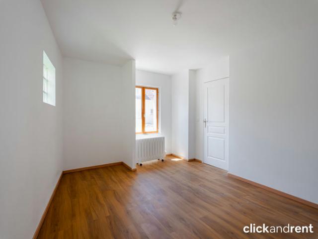 Maison location à France métropolitaine, Stains