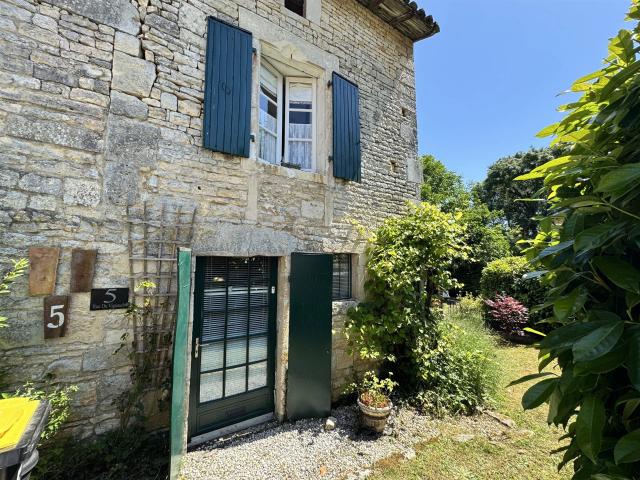 Maison vente à Confolens, Chenommet