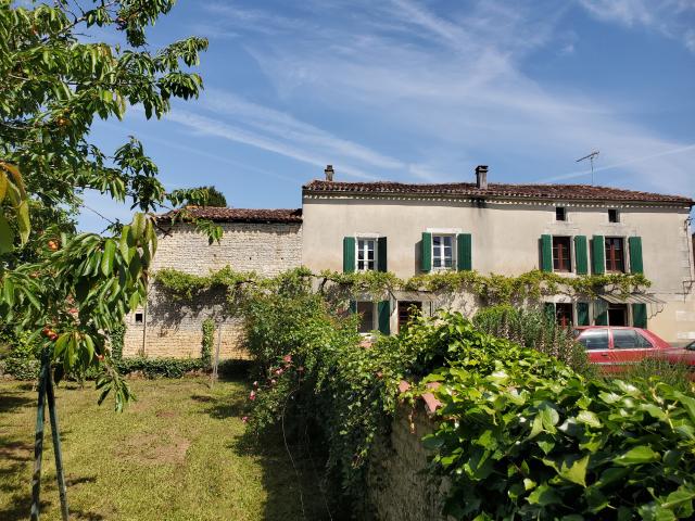 Maison vente à Confolens, Aunac