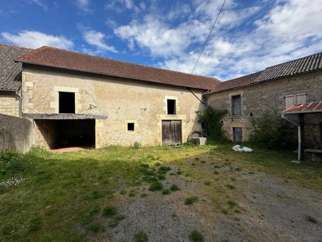 Maison vente à Montmorillon, Joussé