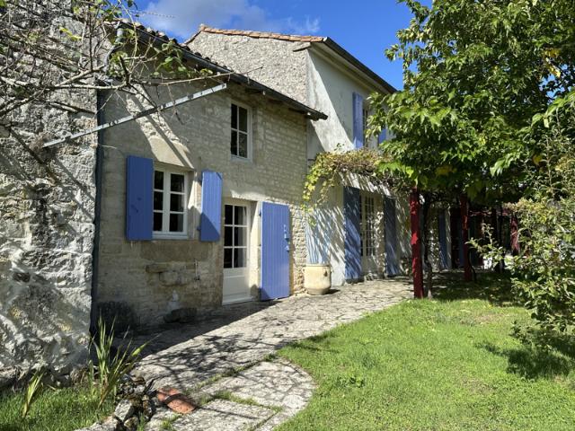 Maison vente à Saint-Jean-d'Angély, Doeuil-sur-le-mignon