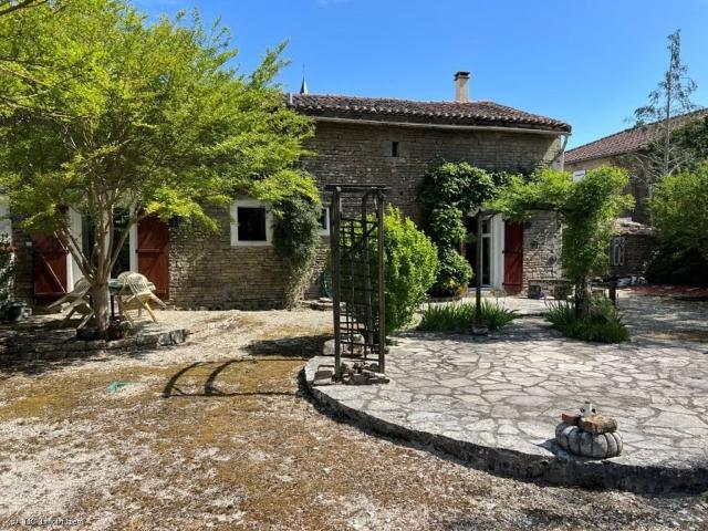 Maison vente à Confolens, Villefagnan
