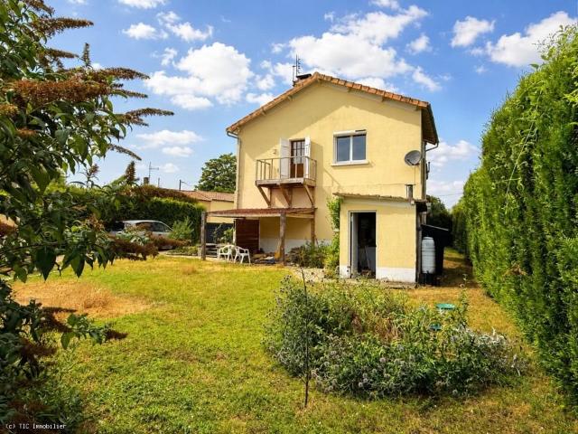 Maison vente à Confolens, Aigre