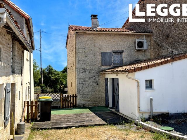 Maison vente à Confolens, Courcôme