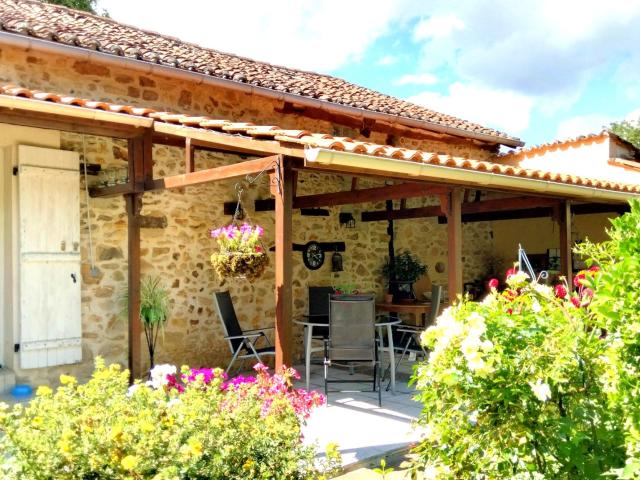 Maison vente à Confolens, Tessonnière