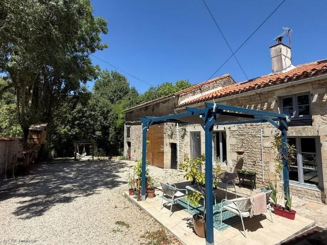Maison vente à Confolens, Mansle