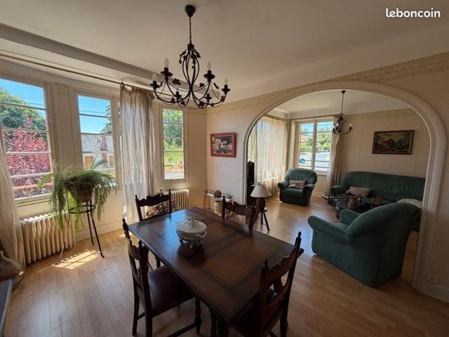 Maison vente à Riom, Giat