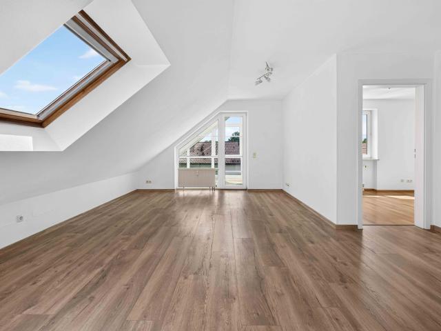 Dachgeschosswohnung kaufen in Gundelfingen, Bayern