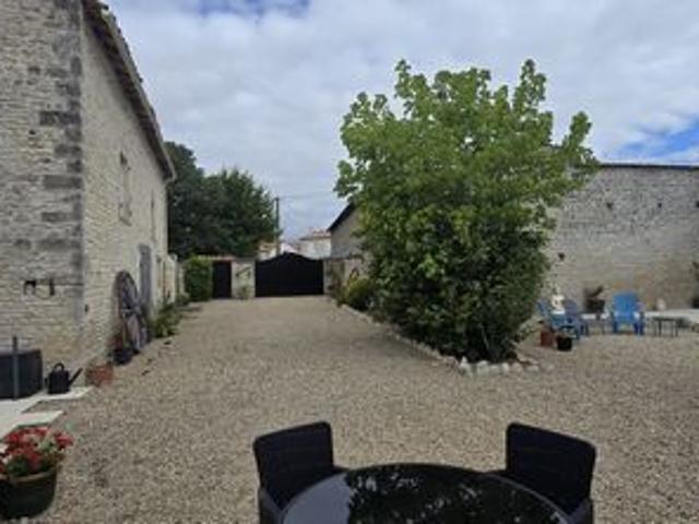 Maison vente à Loiré-sur-Nie, Charente-Maritime