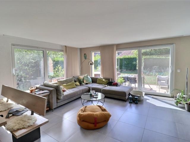 Einfamilienhaus kaufen in Grens, Waadt