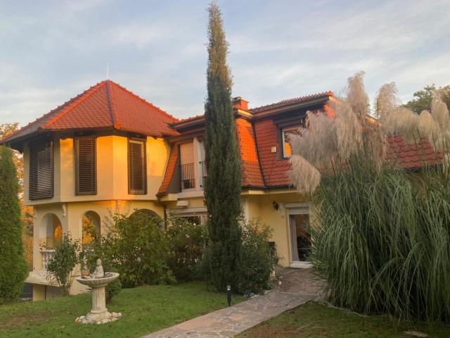 Haus kaufen in Ehrenhausen an der Weinstraße, Bezirk Leibnitz
