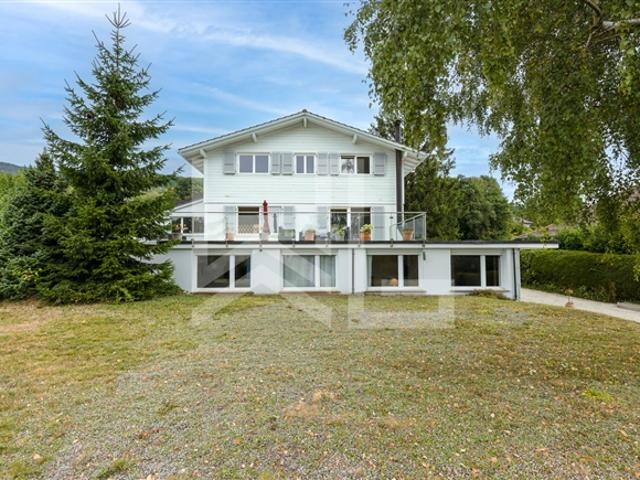 Einfamilienhaus kaufen in Givrins, Waadt