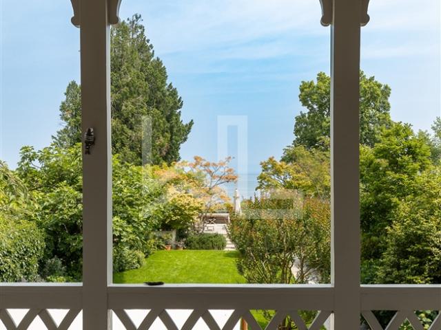 Einfamilienhaus kaufen in Rolle, Waadt