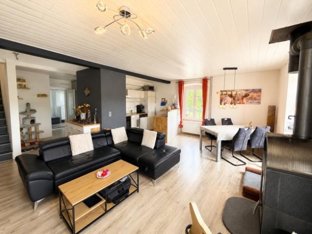 Zweifamilienhaus kaufen in Grandfontaine, Jura