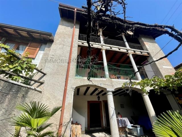 Einfamilienhaus kaufen in Mendrisio, Tessin