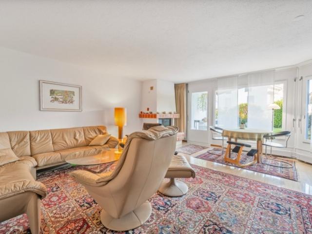 Reihenfamilienhaus kaufen in Egg, Zürich