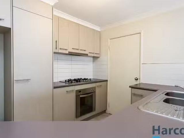 House for rent in Seville Grove, Western Australia