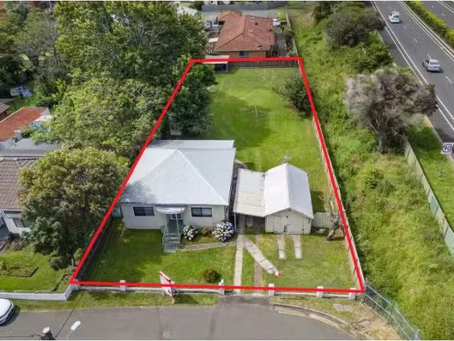 House for rent in Wollongong West, New South Wales