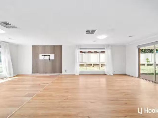 House for rent in Dunlop, Australian Capital Territory