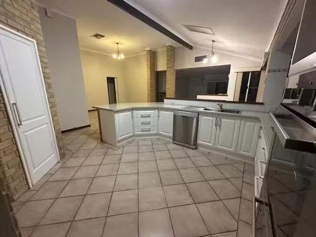 House for rent in Canning Vale, Western Australia