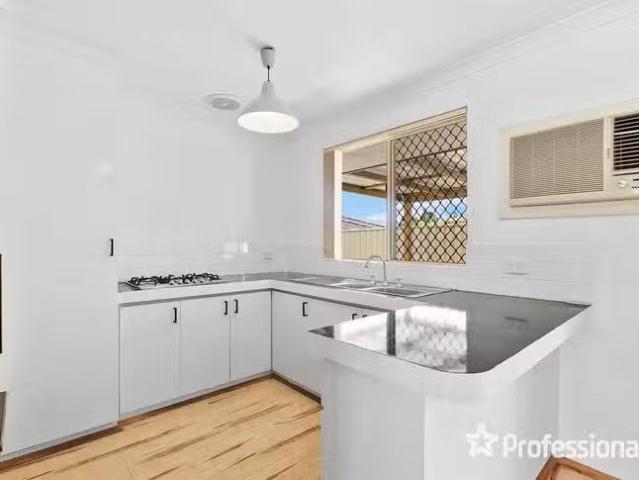 House for rent in Forrestfield, Western Australia
