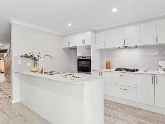 Condo for rent in Sydney, New South Wales