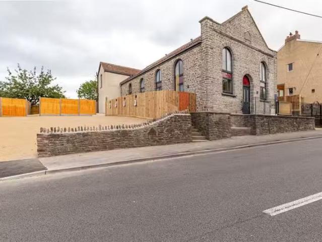 Apartment for rent in Kingswood
