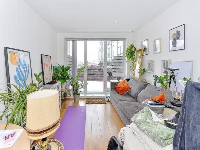 Apartment for rent in Bromley-by-Bow, Poplar Grove