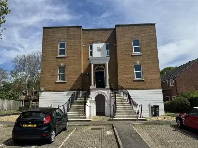 Apartment for rent in Littlecote, West Sussex