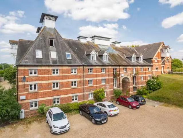 Apartment for rent in Chelmondiston, Suffolk
