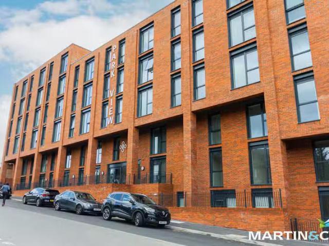Apartment for rent in Hatch End, Greater London