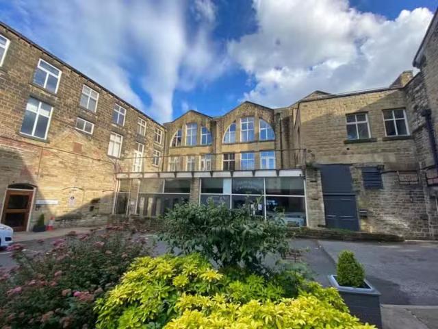 Apartment for rent in Lindley, West Yorkshire