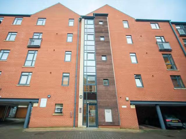 House for rent in Tring Wharf, Pouchen End