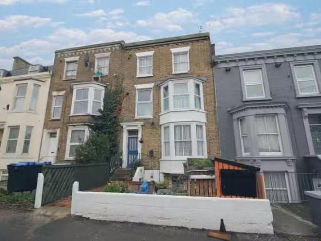 House for rent in Cliftonville West, Acol