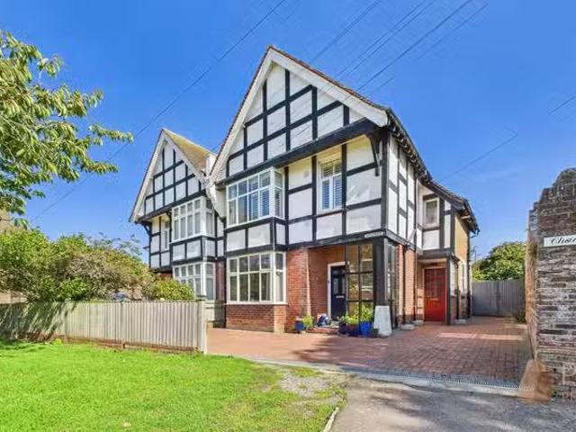 House for rent in Fishersgate, West Sussex