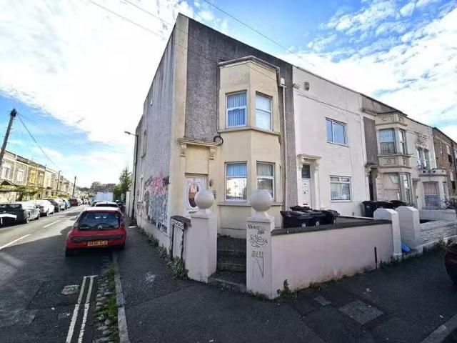 House for rent in London Borough of Merton, Mitcham