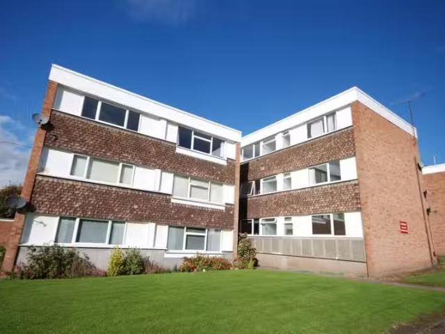 Apartment for rent in Cliff Hill, Green Close